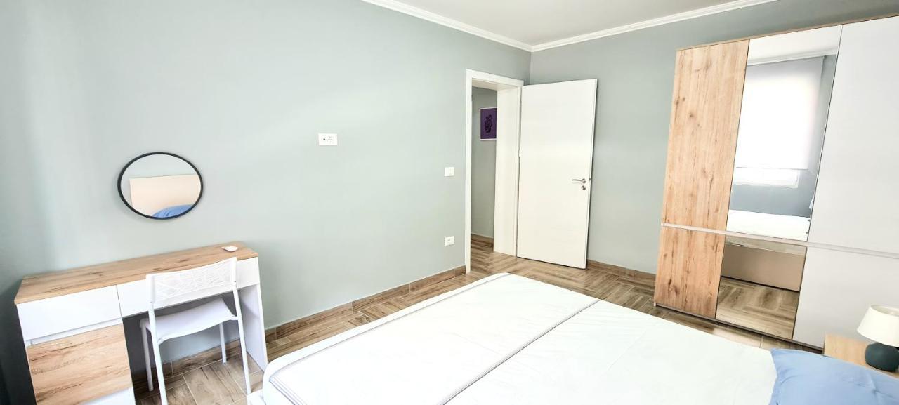 2V1 - 21 Dhjetori Apartment Tirana Exterior photo