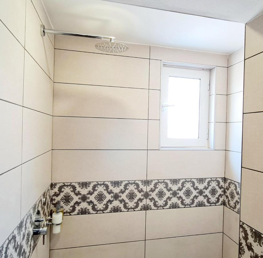 2V1 - 21 Dhjetori Apartment Tirana Exterior photo